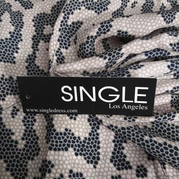 Single Los Angeles Tan & Black Abstract Animal Print Hi Low Blouse Sz Medium - Picture 7 of 8